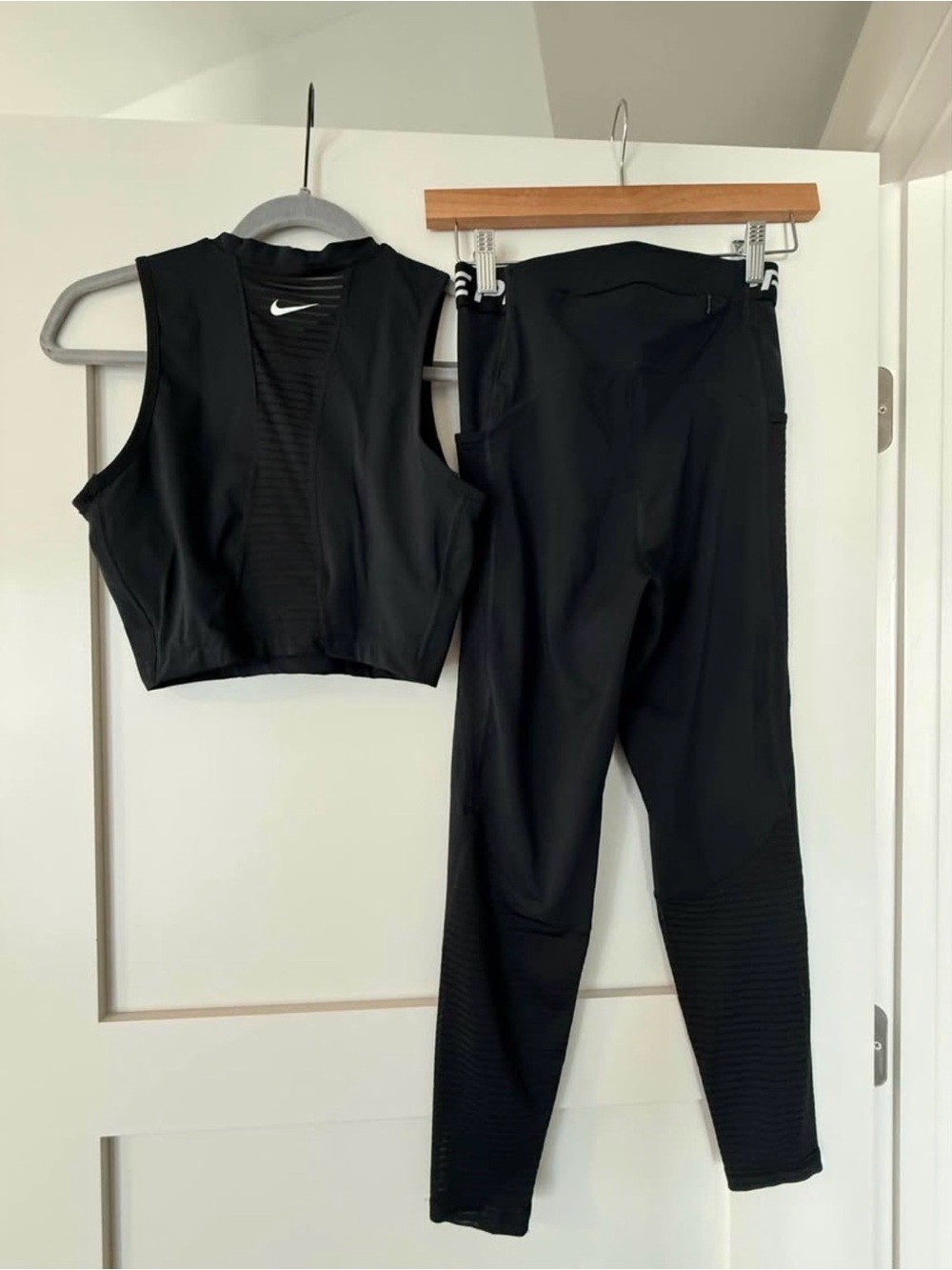 Nike Pro Workout Set - Picture 2 of 8